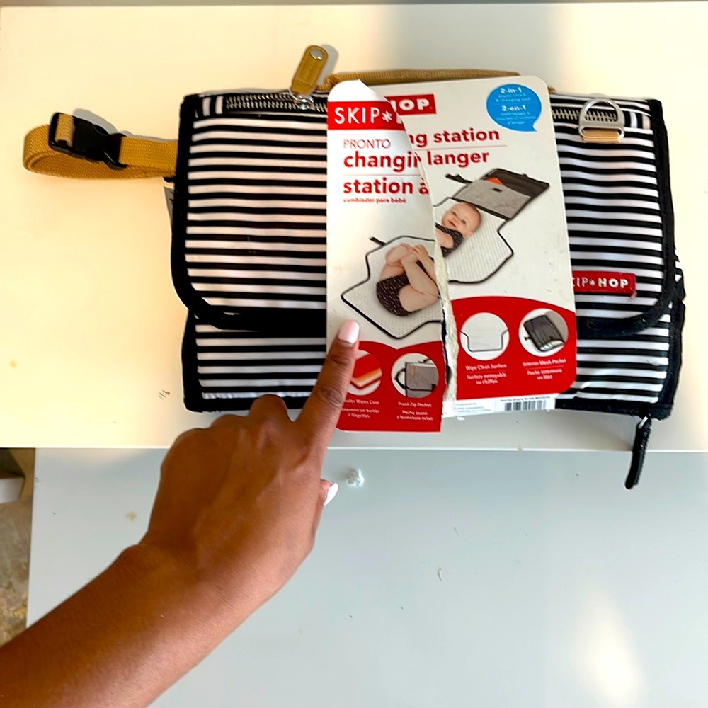 Pronto Signature Changing Station Blackstripe